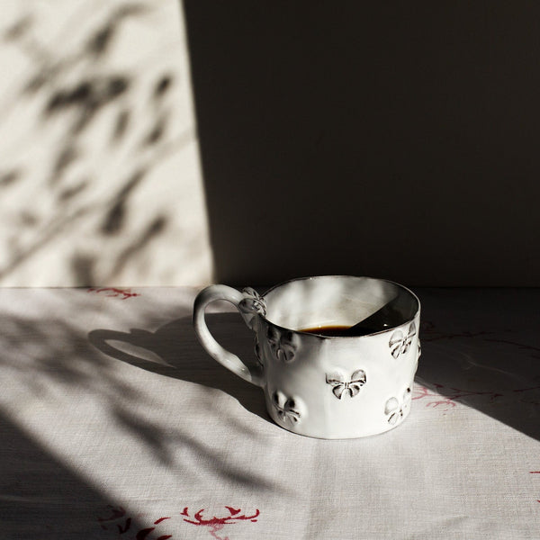 NŒUD-NŒUD CUP WITH HANDLE & MARIE-ANTOINETTE KNOT SAUCER SET