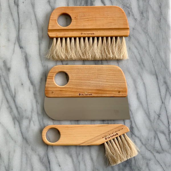 DOUGH SCRAPER