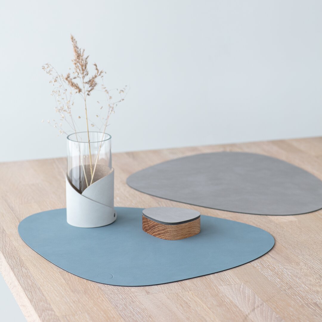 Lind DNA Dinner Mat Curve Light Blue & Light Grey