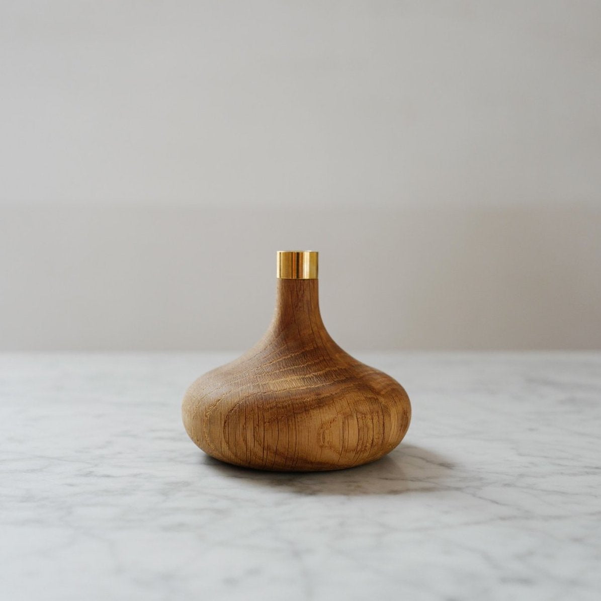 OAK CANDLE HOLDER by OVO Things