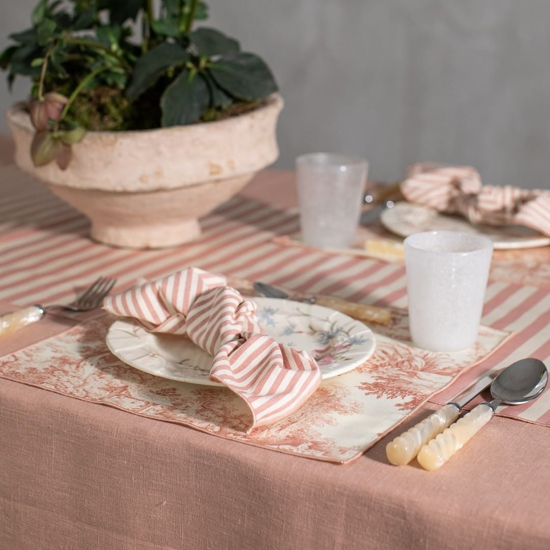 THE MORE THE HAPPIER presents Toile De Jouy Placemats made with Antistain Cotton by Borgo Delle Tovaglie.